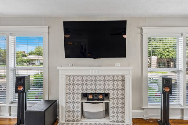 3821 W 5th Street, Fort Worth, TX 76107