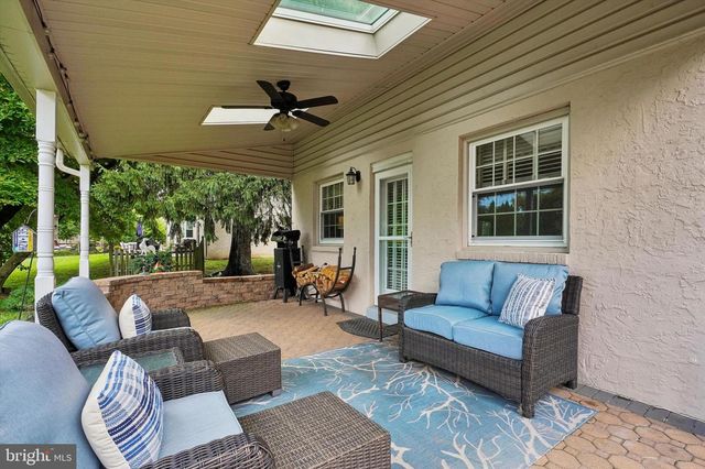 2027 WISTERIA LN, Lafayette Hill, PA 19444