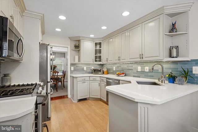 2027 WISTERIA LN, Lafayette Hill, PA 19444