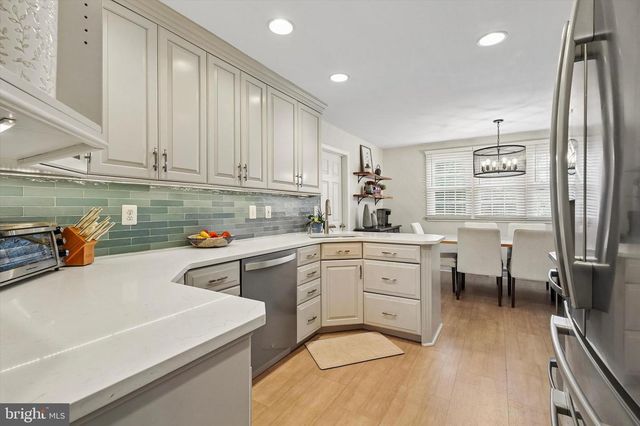 2027 WISTERIA LN, Lafayette Hill, PA 19444