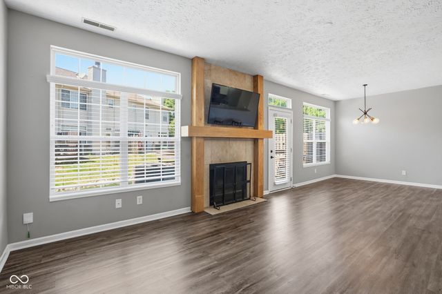 8078 Windham Lake Way, Indianapolis, IN 46214