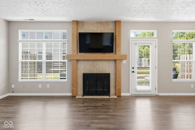 8078 Windham Lake Way, Indianapolis, IN 46214