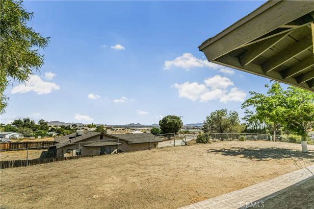 11694 Pepper Street, Hesperia, CA 92345