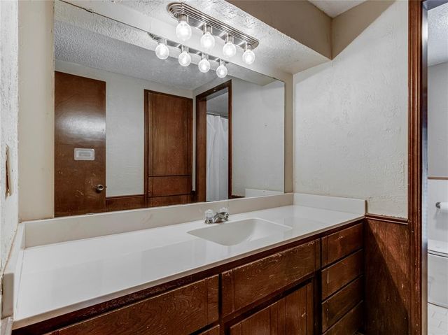 605 Park Drive, Yukon, OK 73099