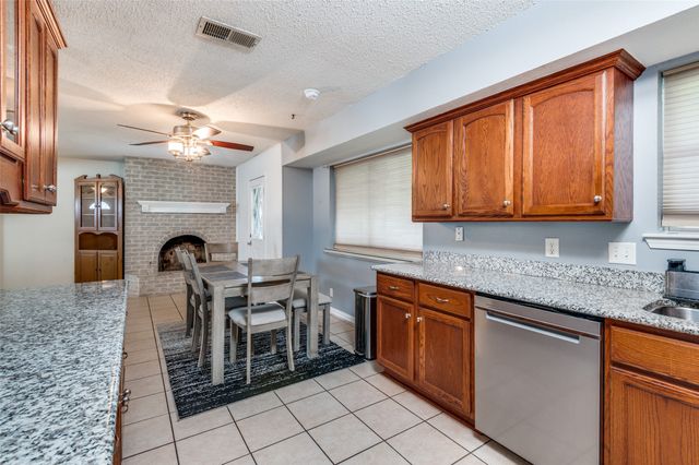 813 Prestwick Street, Bedford, TX 76022