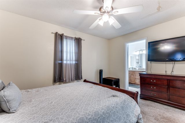 813 Prestwick Street, Bedford, TX 76022