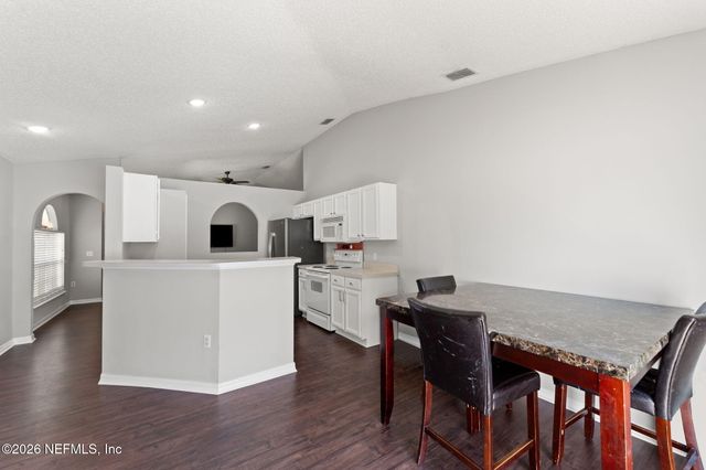 6672 GENTLE OAKS Drive W, Jacksonville, FL 32244