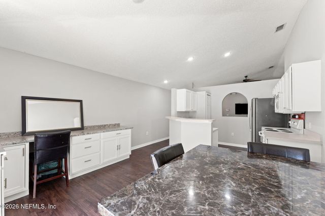 6672 GENTLE OAKS Drive W, Jacksonville, FL 32244