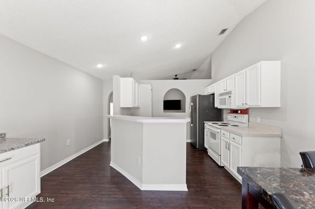 6672 GENTLE OAKS Drive W, Jacksonville, FL 32244