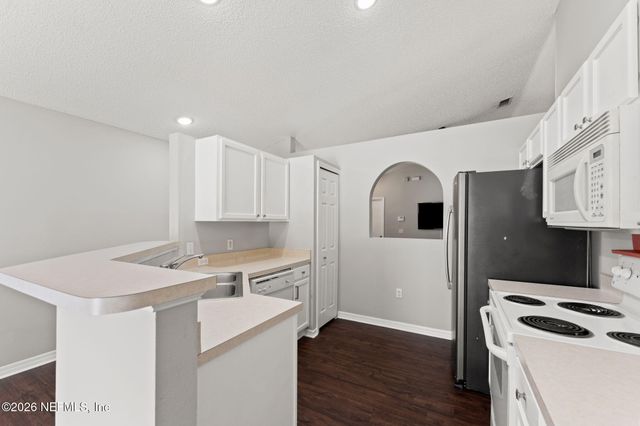 6672 GENTLE OAKS Drive W, Jacksonville, FL 32244