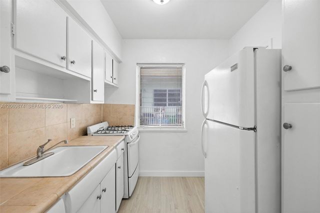 7721 Dickens Avenue 6, Miami Beach, FL 33141