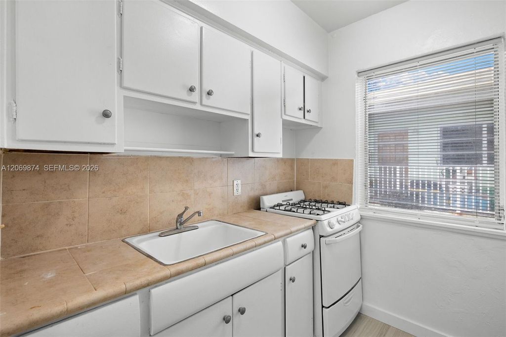 7721 Dickens Avenue 6, Miami Beach, FL 33141