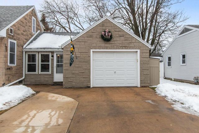 929 HARDING STREET, Menasha, WI 54952
