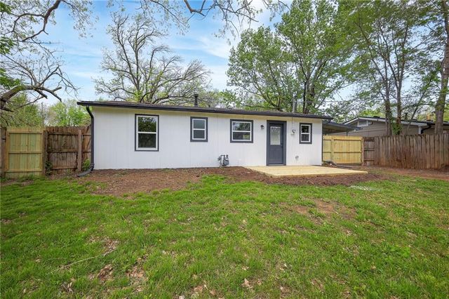 2605 S 48th Street, Kansas City, KS 66106