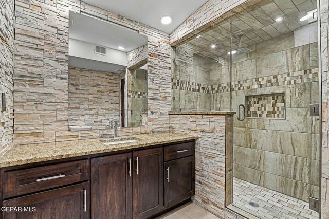 110 S GIBRALTAR Drive, El Paso, TX 79905