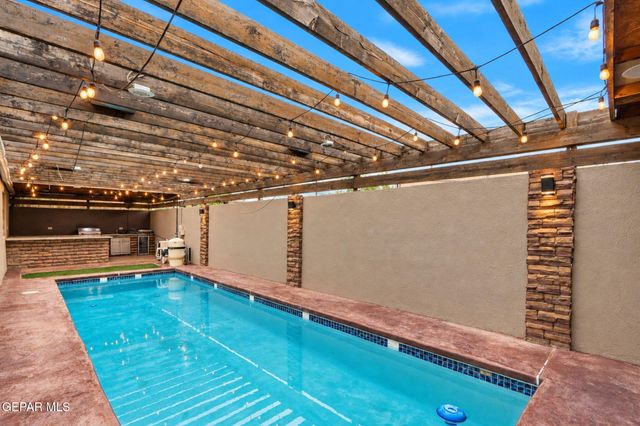 110 S GIBRALTAR Drive, El Paso, TX 79905