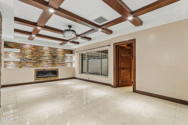 110 S GIBRALTAR Drive, El Paso, TX 79905