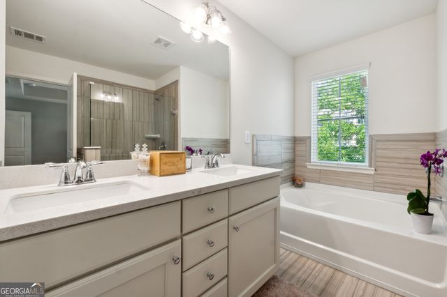 1499 River Oak Lane, Stone Mountain, GA 30083