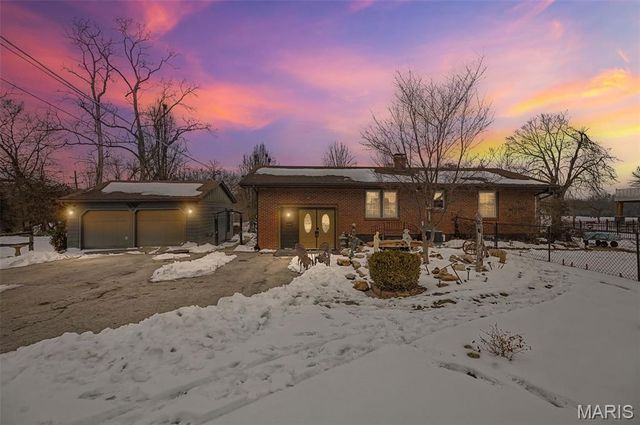 1102 Sheehan Lane, Alton, IL 62002