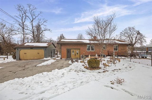 1102 Sheehan Lane, Alton, IL 62002