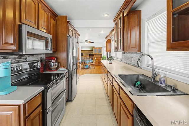 1102 Sheehan Lane, Alton, IL 62002