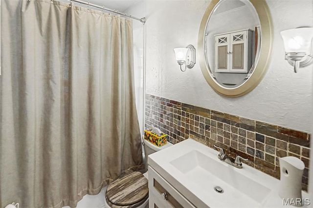 1102 Sheehan Lane, Alton, IL 62002