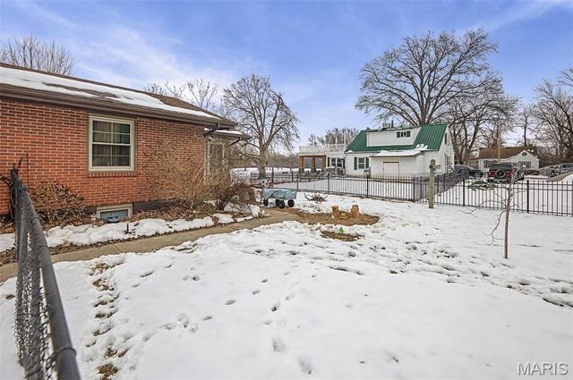 1102 Sheehan Lane, Alton, IL 62002