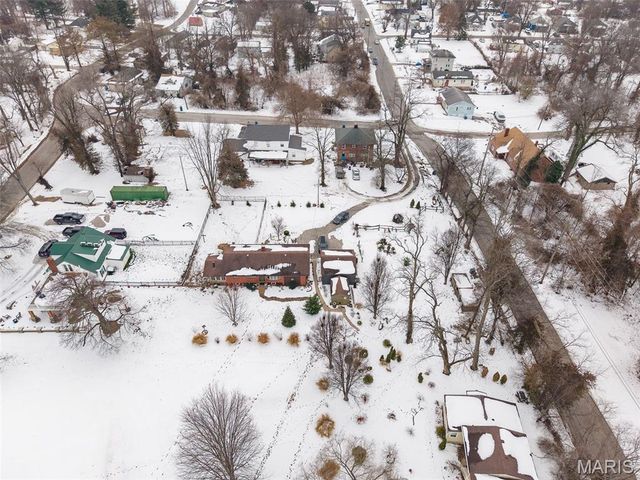 1102 Sheehan Lane, Alton, IL 62002