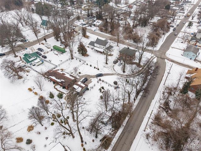 1102 Sheehan Lane, Alton, IL 62002