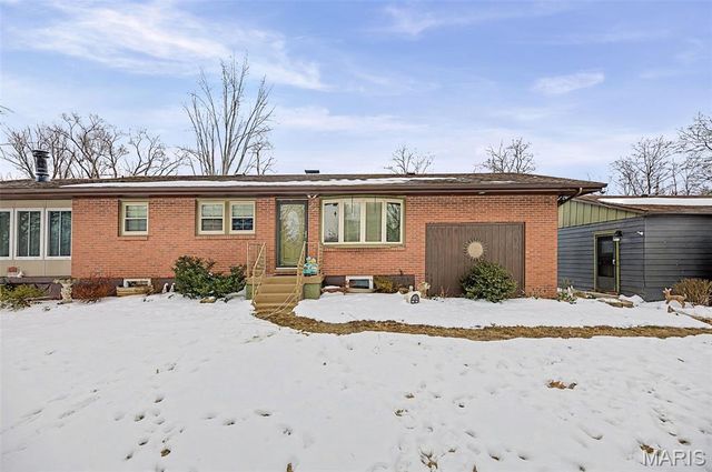 1102 Sheehan Lane, Alton, IL 62002