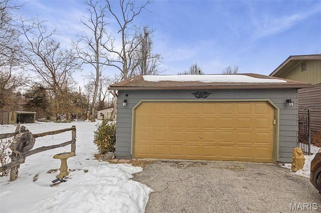 1102 Sheehan Lane, Alton, IL 62002