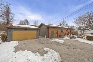 1102 Sheehan Lane, Alton, IL 62002