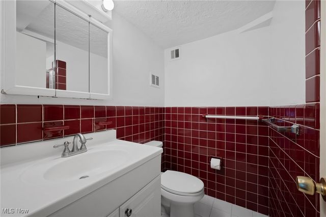 11820 Edgewater Drive 809, Lakewood, OH 44107