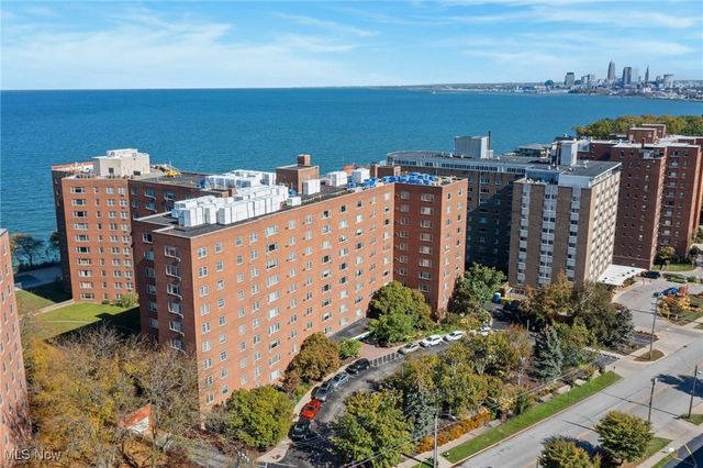 11820 Edgewater Drive 809, Lakewood, OH 44107