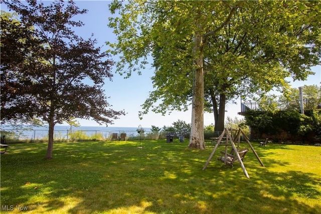 11820 Edgewater Drive 809, Lakewood, OH 44107