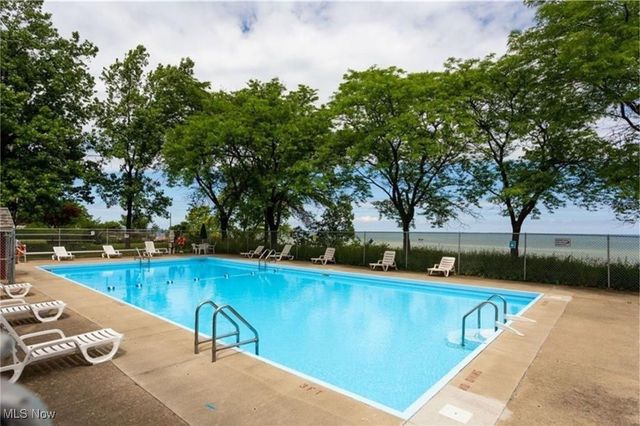 11820 Edgewater Drive 809, Lakewood, OH 44107