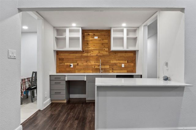 7306 Blackwillow Lane, Dallas, TX 75249