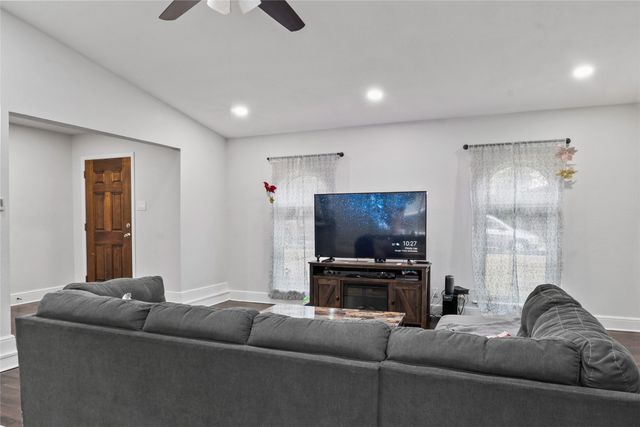 7306 Blackwillow Lane, Dallas, TX 75249