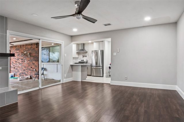 7306 Blackwillow Lane, Dallas, TX 75249