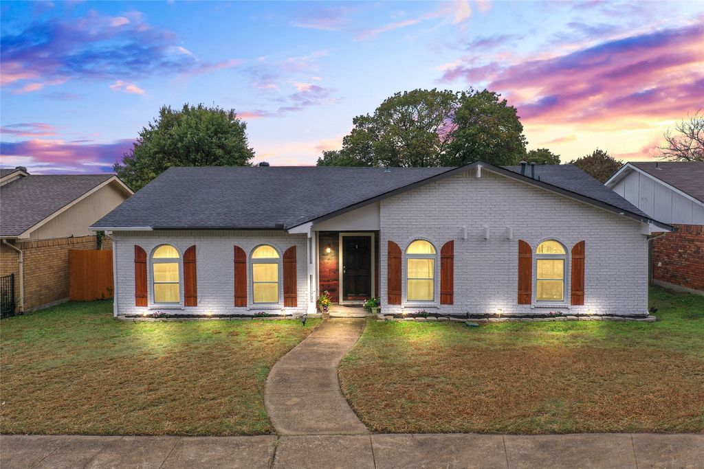 7306 Blackwillow Lane, Dallas, TX 75249