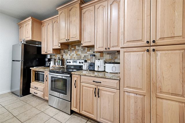 5984 Stone Mountain Road, Lewisville, TX 75056