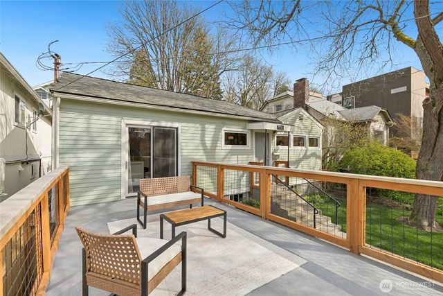 7758 Highland Park Way SW, Seattle, WA 98106