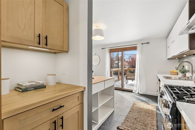 7758 Highland Park Way SW, Seattle, WA 98106