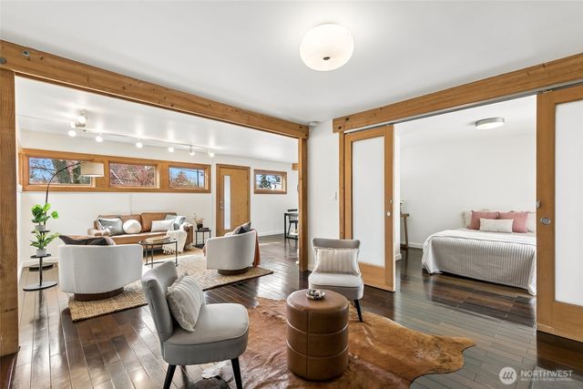 7758 Highland Park Way SW, Seattle, WA 98106