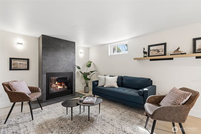 7758 Highland Park Way SW, Seattle, WA 98106