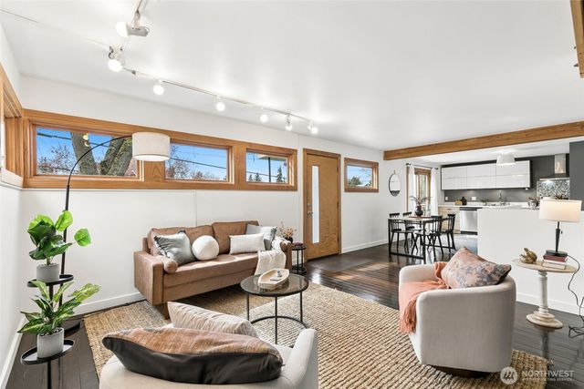 7758 Highland Park Way SW, Seattle, WA 98106