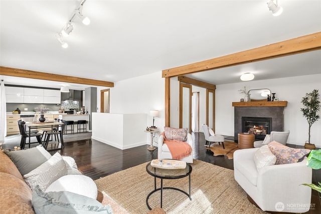 7758 Highland Park Way SW, Seattle, WA 98106