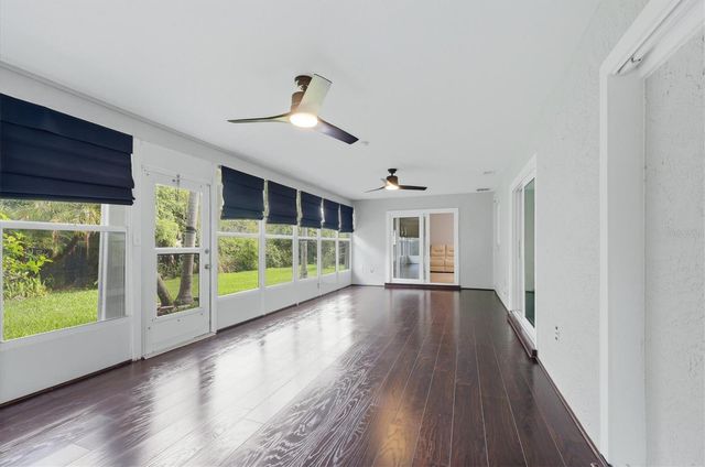 5599 WILDE OAK WAY, Sarasota, FL 34232