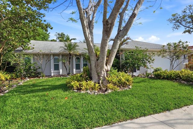 5599 WILDE OAK WAY, Sarasota, FL 34232