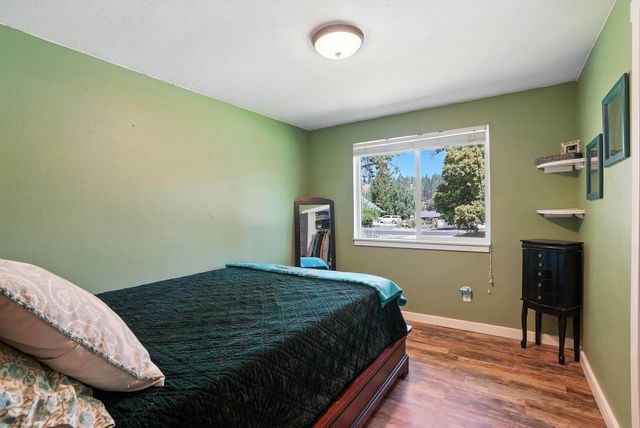 17717 N West Shore Rd, Nine Mile Falls, WA 99026